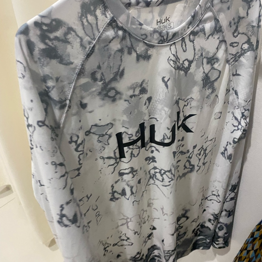 Huk Shirt